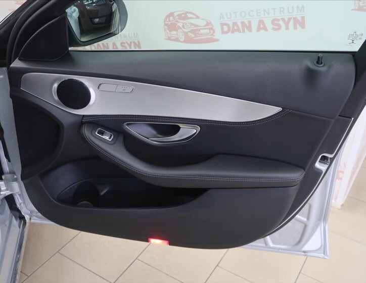 Mercedes-Benz Třídy C Sedan / Limuzína 2,1 l 125 kw