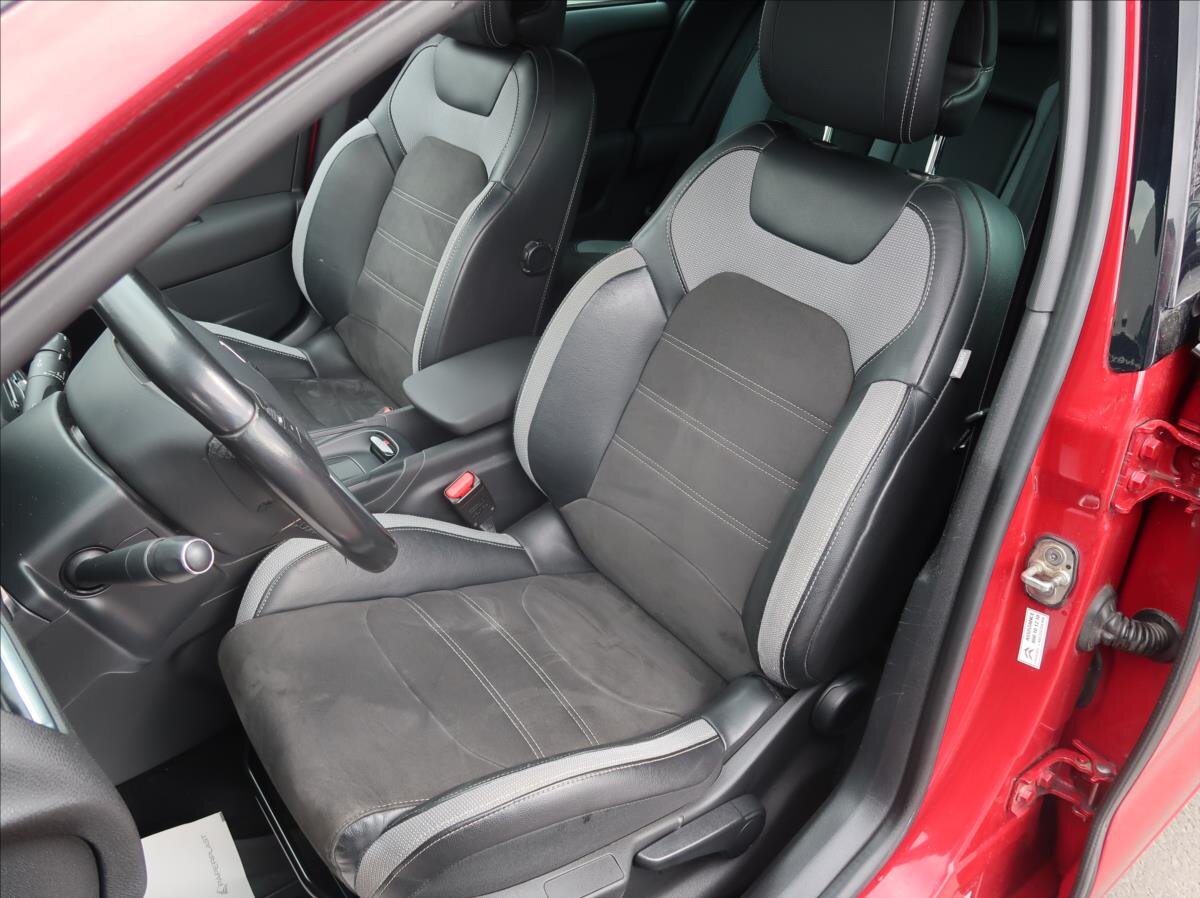 DS Automobiles DS4 Hatchback 1,6 l 88 kw