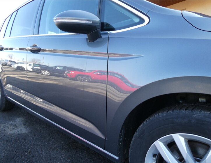 Volkswagen Touran MPV 2,0 l 110 kw