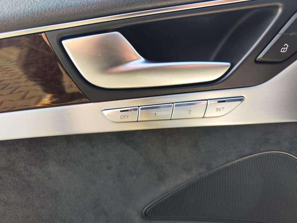 Audi A8 Sedan / Limuzína 3,0 l 190 kw