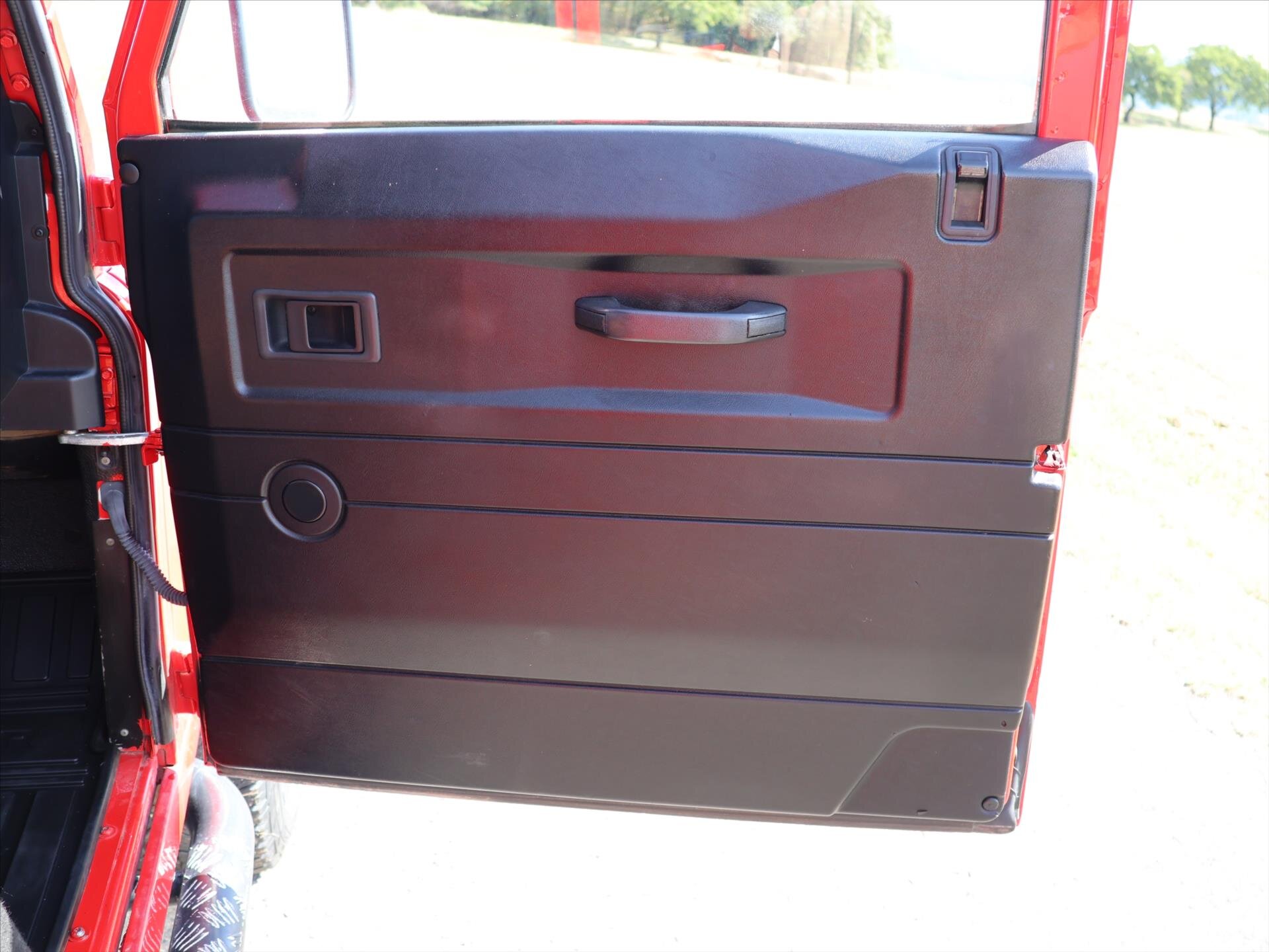 Land Rover Defender SUV 2,4 l 90 kw