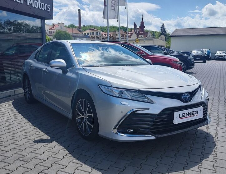 Toyota Camry Sedan / Limuzína 2,5 l 160 kw
