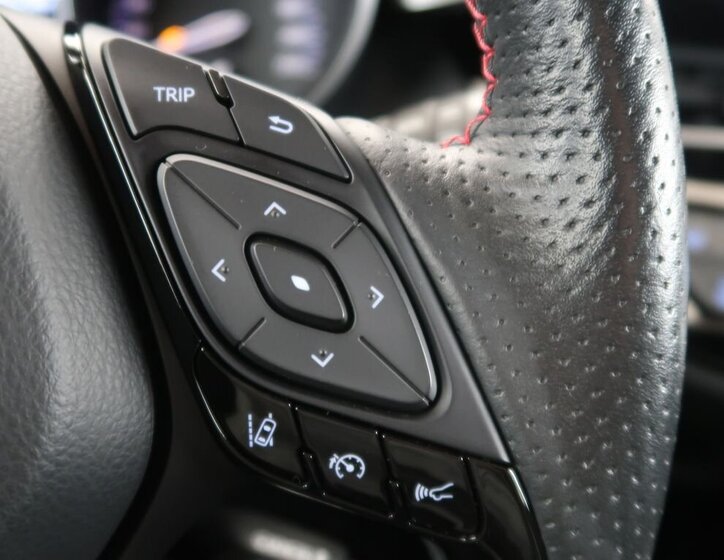 Toyota C-HR SUV 2,0 l 112 kw