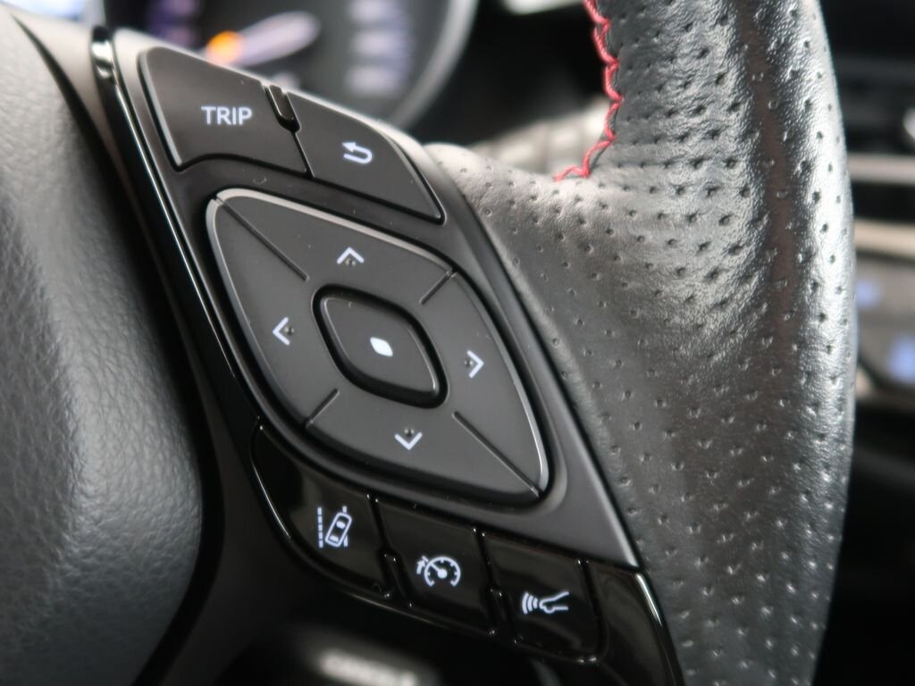 Toyota C-HR SUV 2,0 l 112 kw