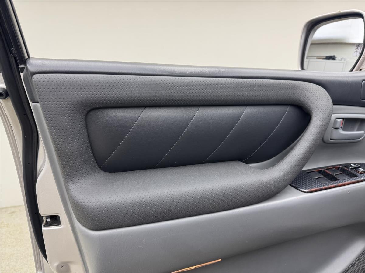 Toyota Land Cruiser SUV / Terénní 4,2 l 150 kw