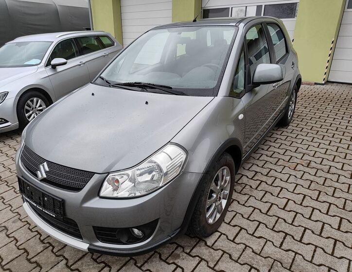 Suzuki SX4 1
