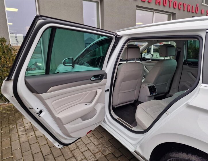 Volkswagen Passat Kombi 2,0 l 110 kw