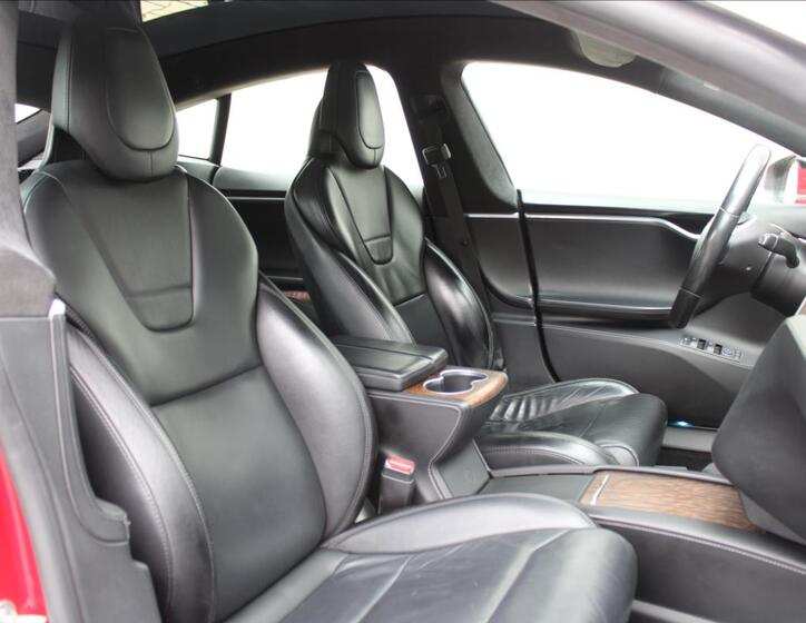 Tesla Model S 27