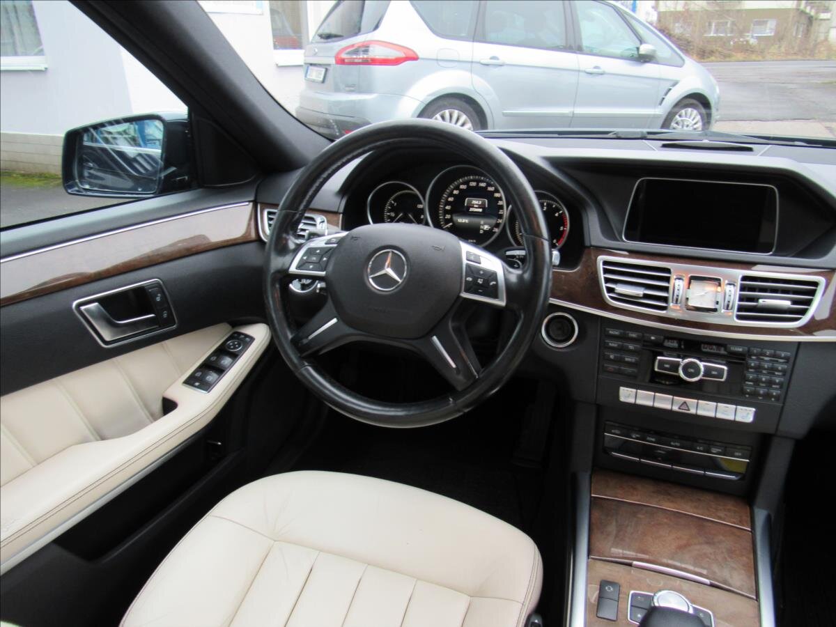 Mercedes-Benz Třídy E Sedan 3,0 l 190 kw