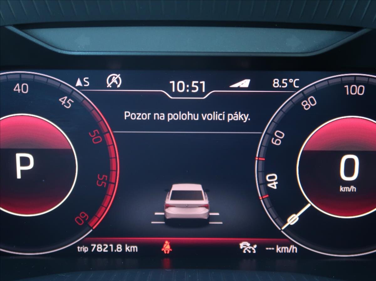 Škoda Karoq SUV / Terénní 1,6 l 85 kw