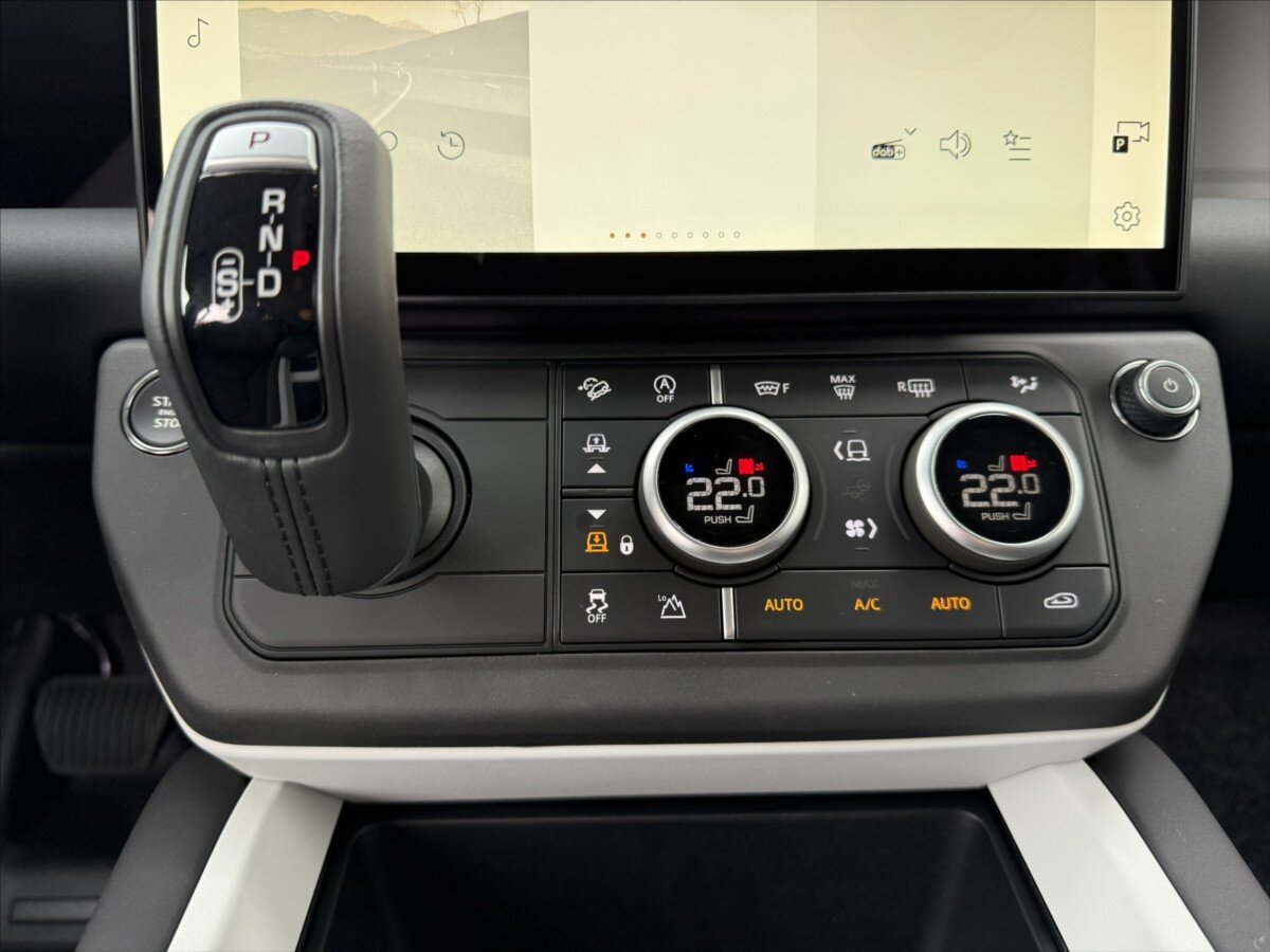 Land Rover Defender SUV / Terénní 3,0 l 147 kw