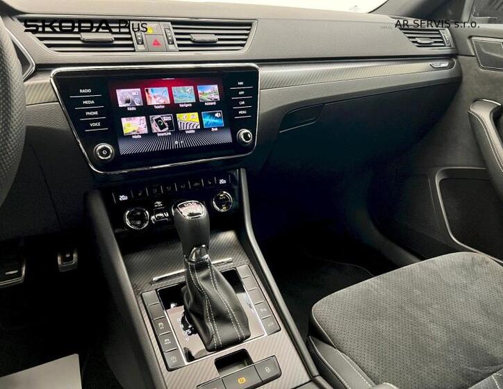 Škoda Superb 18