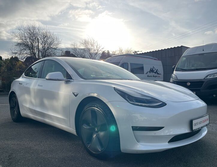 Tesla Model 3 17