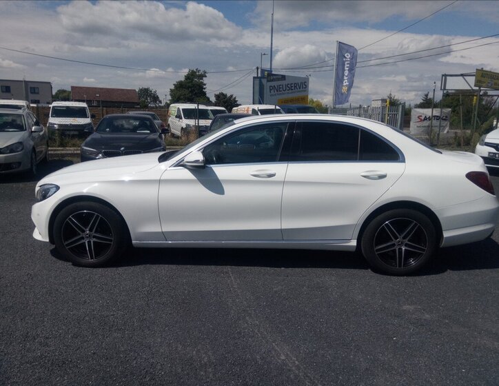 Mercedes-Benz Třídy C Sedan 2,1 l 125 kw