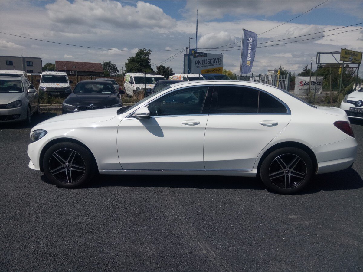 Mercedes-Benz Třídy C Sedan 2,1 l 125 kw