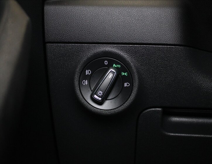 Škoda Karoq SUV 1,6 l 85 kw