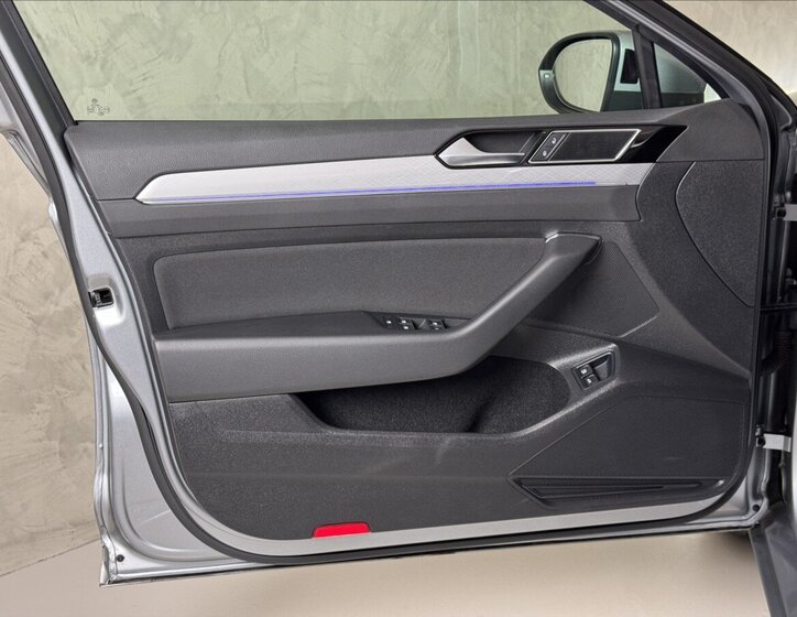 Volkswagen Passat Kombi 1,4 l 160 kw