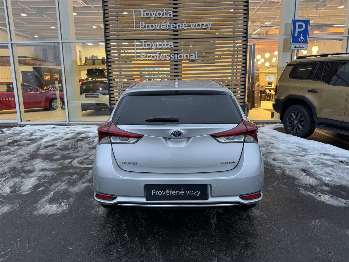 Toyota Auris Hatchback 1,8 l 73 kw