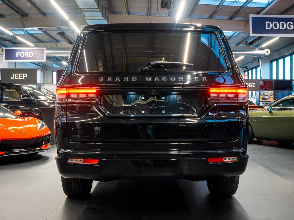 Jeep Grand Wagoneer SUV / Terénní 6,4 l 351 kw