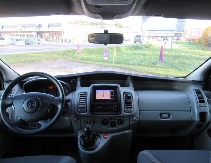 Opel Vivaro 10