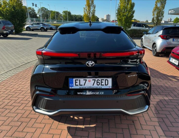 Toyota C-HR Hatchback 2,0 l 111 kw