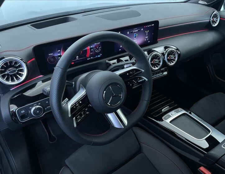 Mercedes-Benz CLA Kupé 1,3 l 120 kw