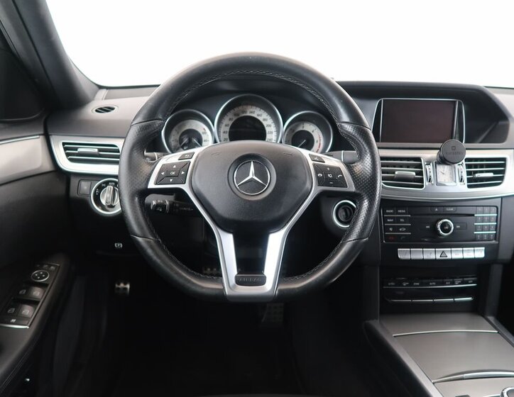 Mercedes-Benz Třídy E Kombi 3,0 l 190 kw