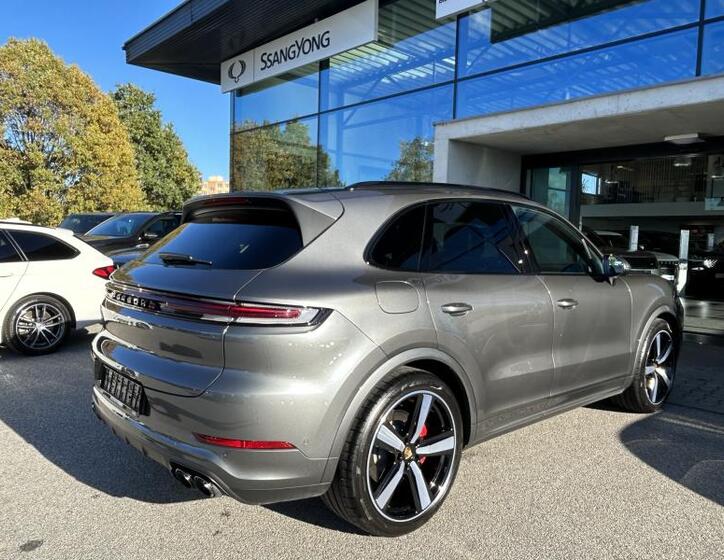 Porsche Cayenne 6