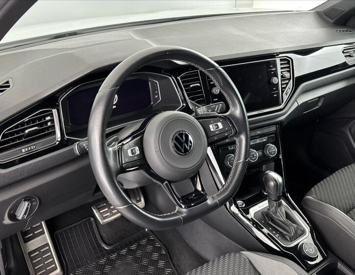 Volkswagen T-Roc SUV / Terénní 2,0 l 221 kw