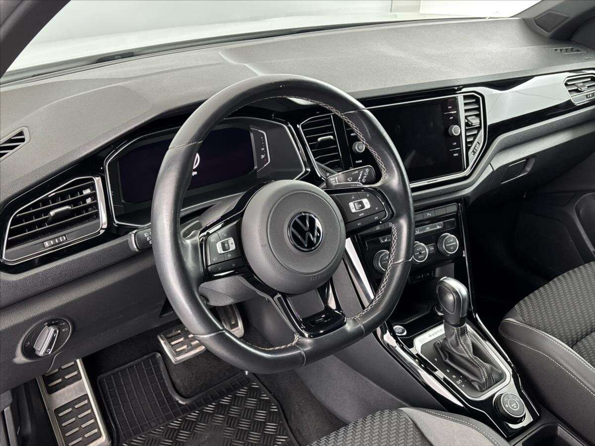 Volkswagen T-Roc SUV / Terénní 2,0 l 221 kw