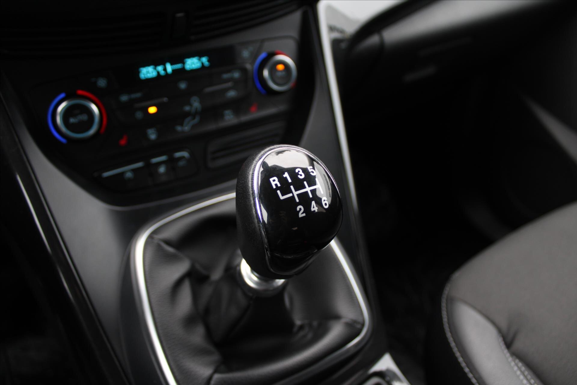 Ford Kuga SUV 1,5 l 110 kw