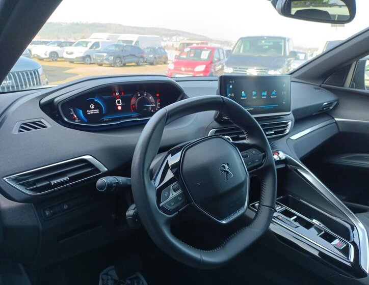 Peugeot 5008 SUV / Terénní 1,5 l 96 kw