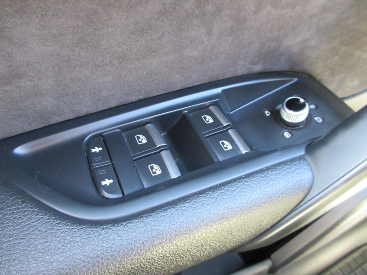 Audi Q5 SUV / Terénní 2,0 l 140 kw