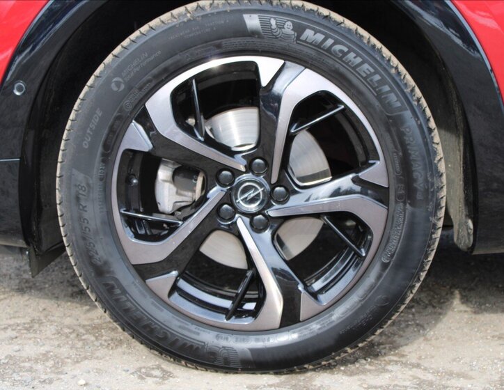 Opel Grandland SUV 1,2 l 96 kw