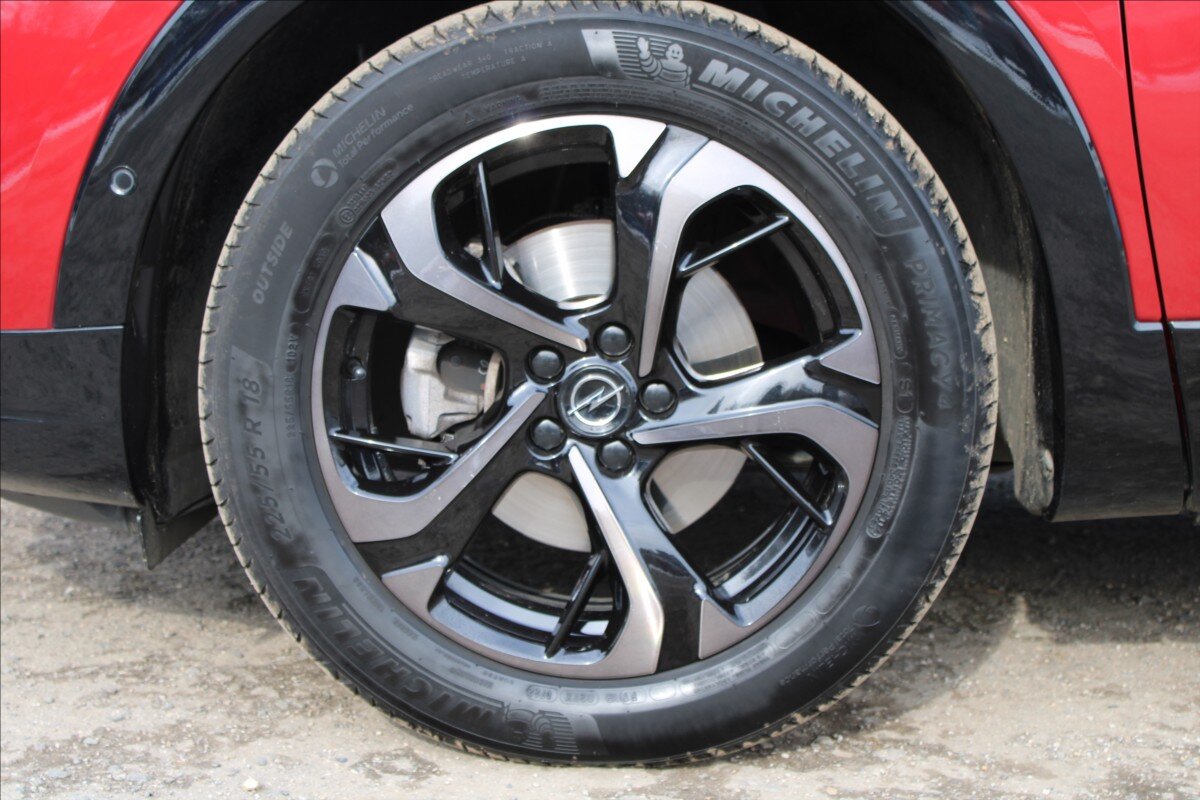 Opel Grandland SUV 1,2 l 96 kw