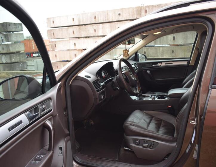 Volkswagen Touareg 11