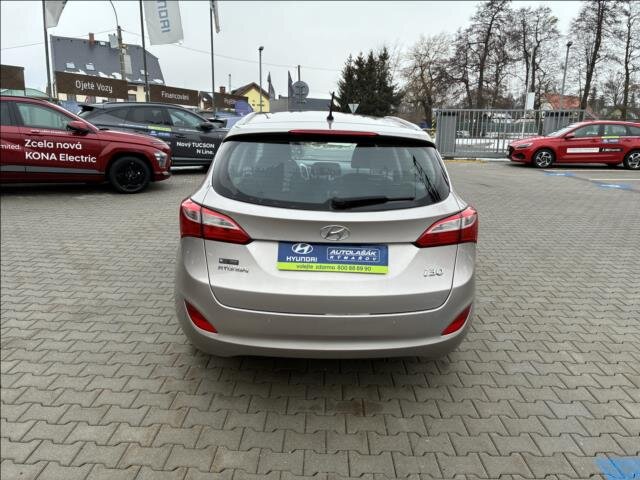 Hyundai i30 Kombi 1,6 l 99 kw