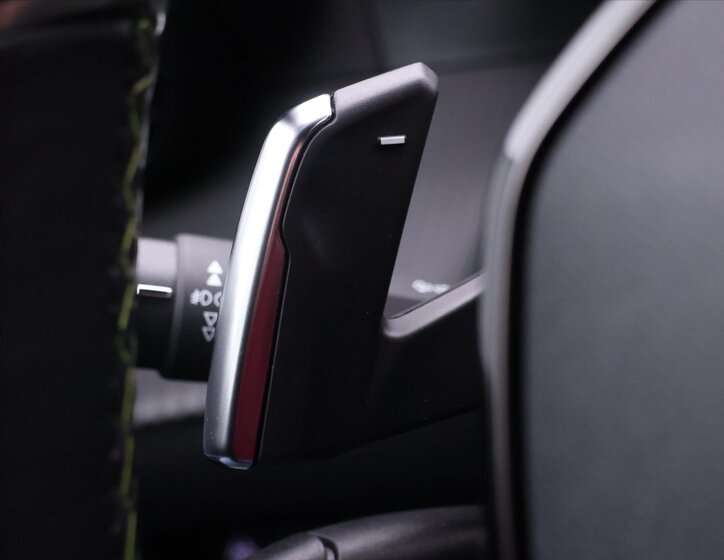 Peugeot 2008 SUV 1,2 l 96 kw