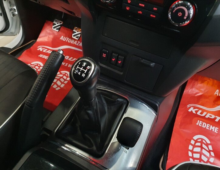 Mitsubishi Pajero Ostatní 3,2 l 147 kw
