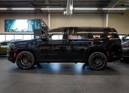 Jeep Grand Wagoneer 2