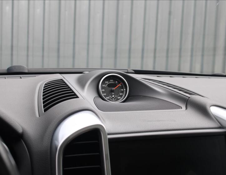 Porsche Cayenne SUV 4,1 l 283 kw