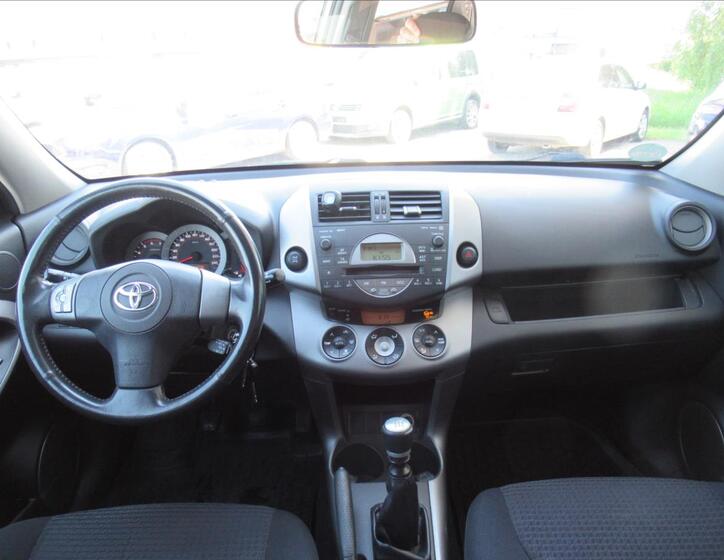 Toyota RAV4 9