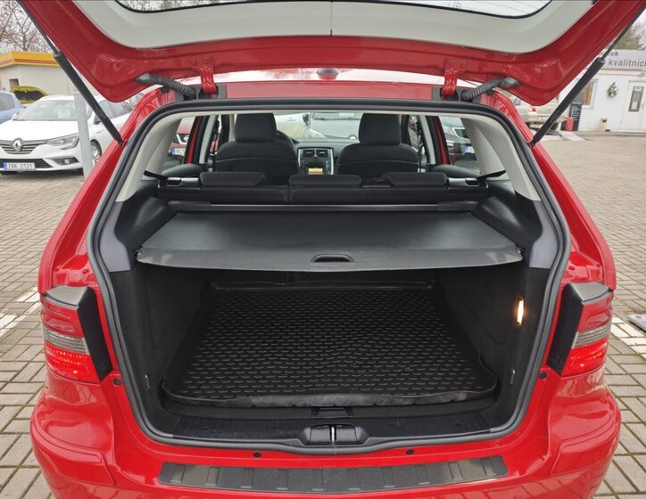 Mercedes-Benz Třídy B MPV 2,0 l 100 kw