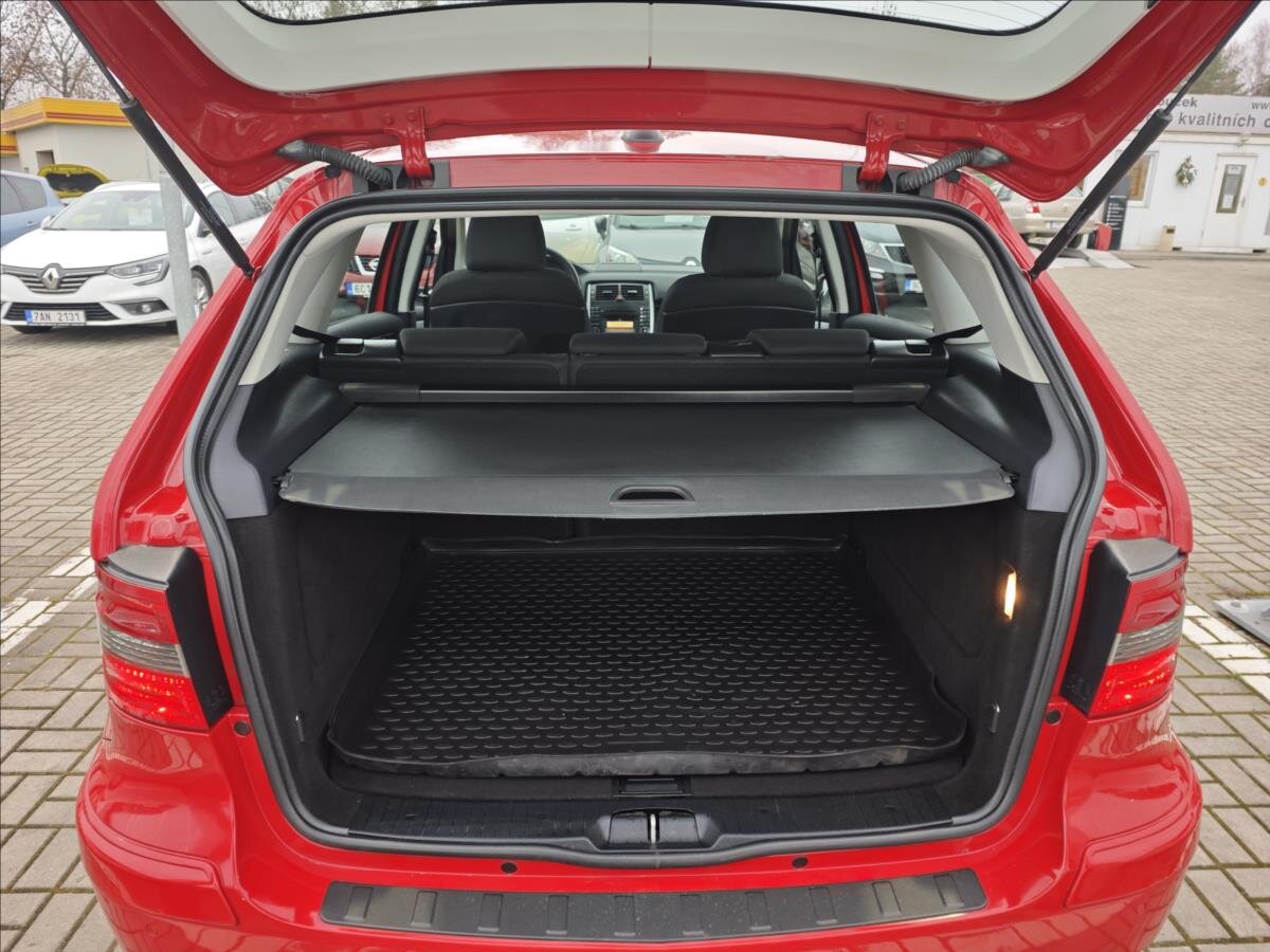 Mercedes-Benz Třídy B MPV 2,0 l 100 kw