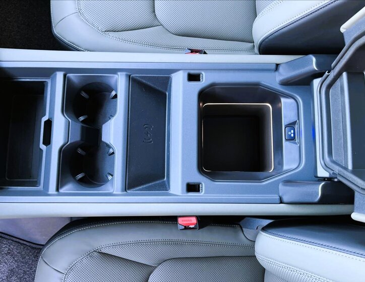 Land Rover Defender SUV / Terénní 3,0 l 183 kw