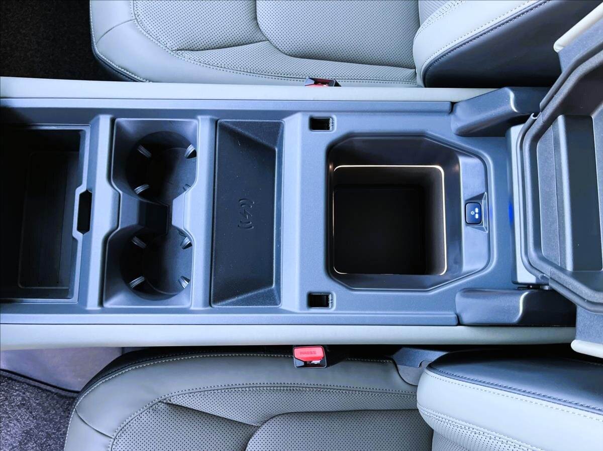 Land Rover Defender SUV / Terénní 3,0 l 183 kw