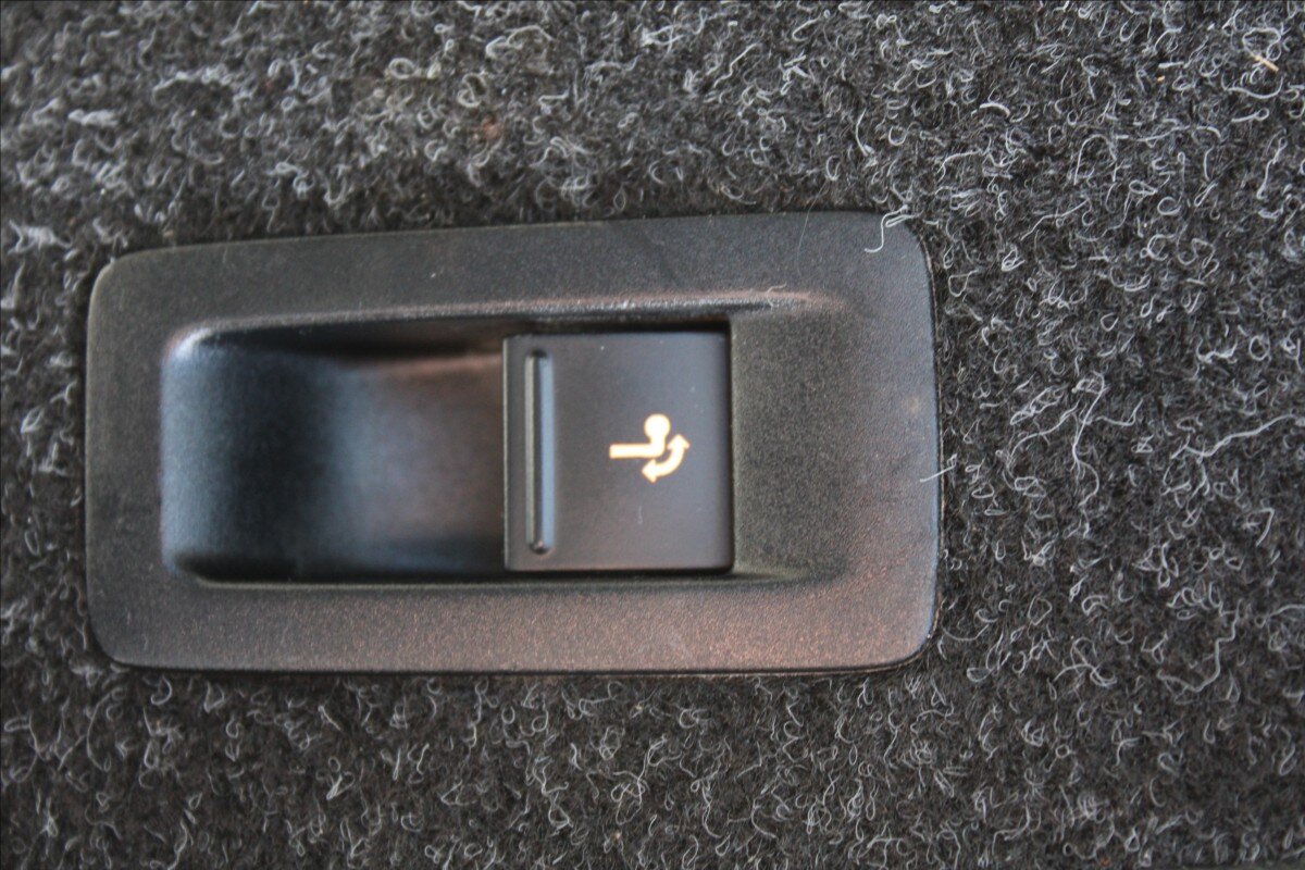 Volkswagen Passat Kombi 1,6 l 77 kw