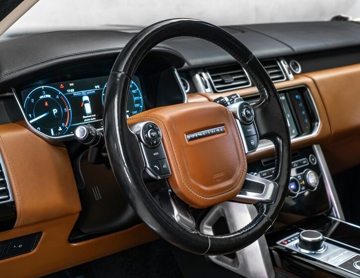 Land Rover Range Rover SUV 4,4 l 250 kw