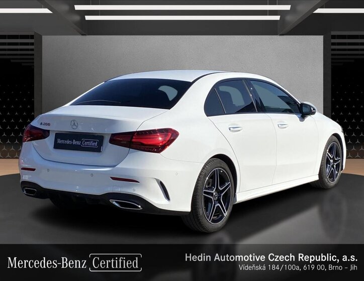 Mercedes-Benz Třídy A Sedan / Limuzína 1,3 l 120 kw