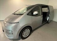 Hyundai Staria 4